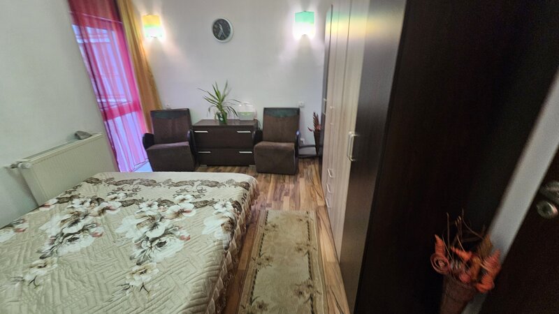 Drumul Taberei, Valea Furcii, particular 2 camere.